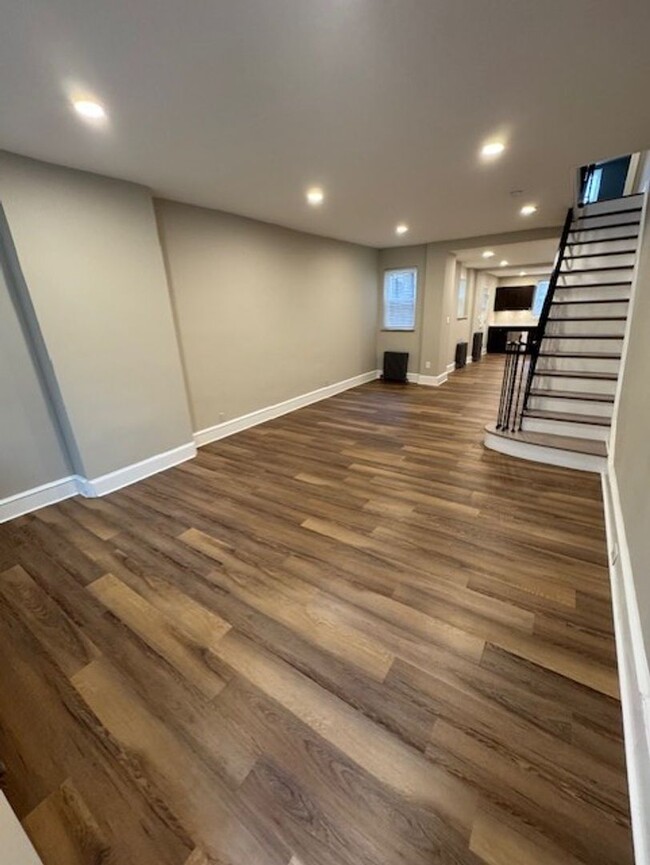 Building Photo - Newly renovated 3 bed 1 bath