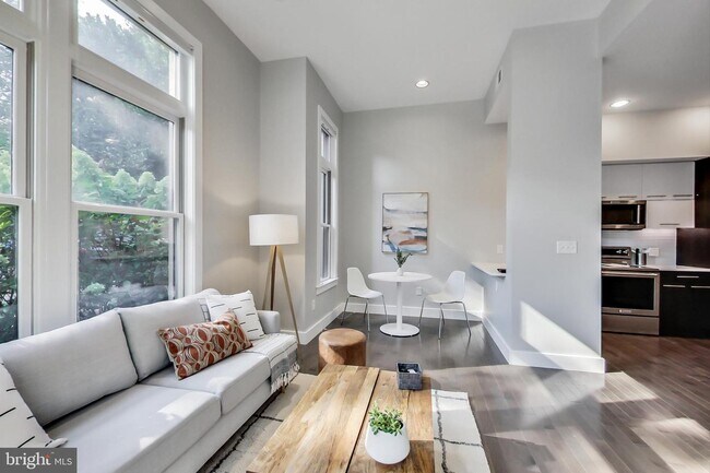 Building Photo - 1767 Lanier Pl NW