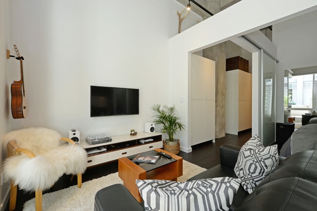 Building Photo - 770 Fisgard St