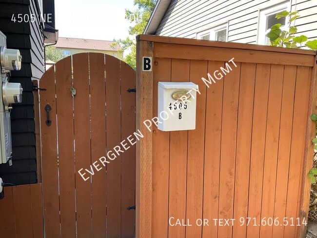 Building Photo - Stunning 2BD/1BA ADU in Prime Alberta Loca...
