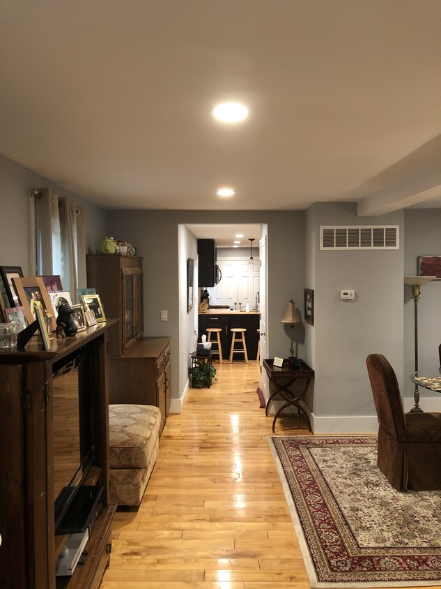 Primary Photo - 592 Oakwood Ave