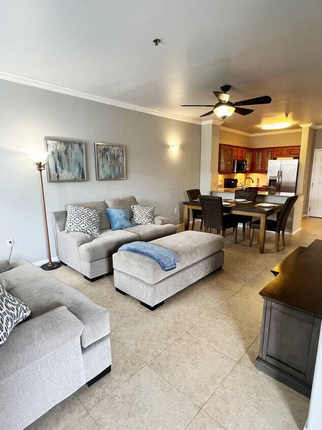 Primary Photo - Beautiful 1 Bed/1 Bath Fully Furnished Lig...
