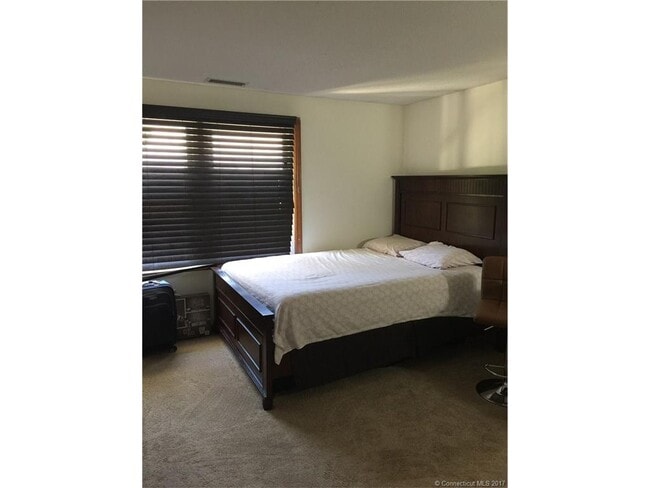 Building Photo - B5 Saint Marc Cir