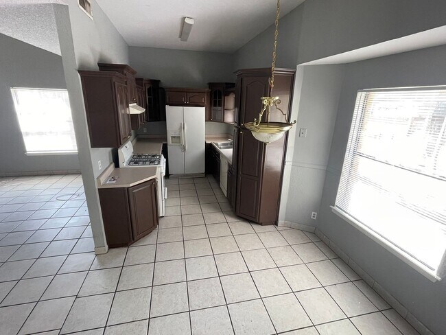 Foto del edificio - SPACIOUS EASTSIDE HOME