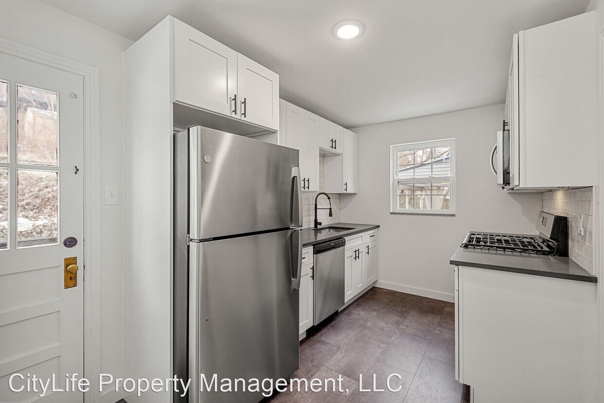 Primary Photo - 3 br, 1 bath House - 2445 Valera Avenue