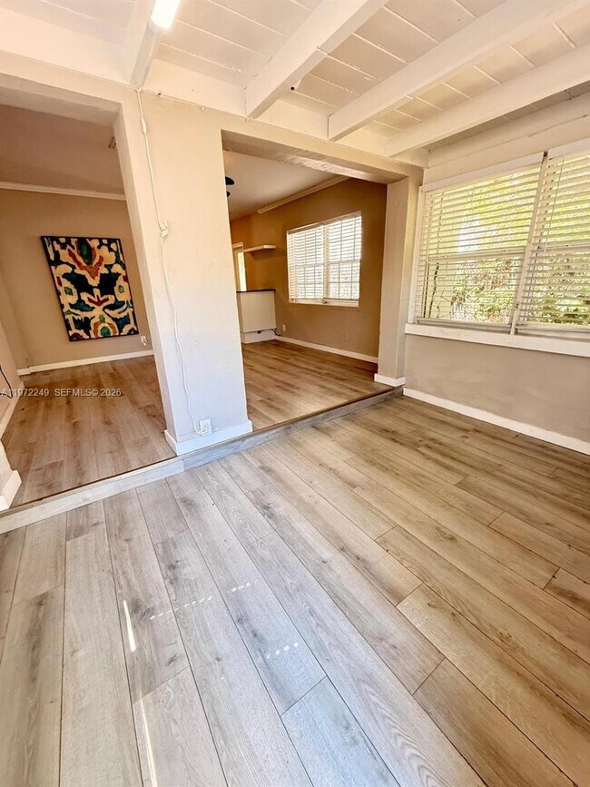 Building Photo - 1151 NE 18th St