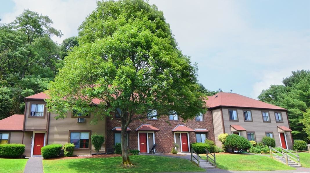 King's Lynne Apartments in Lynn, MA