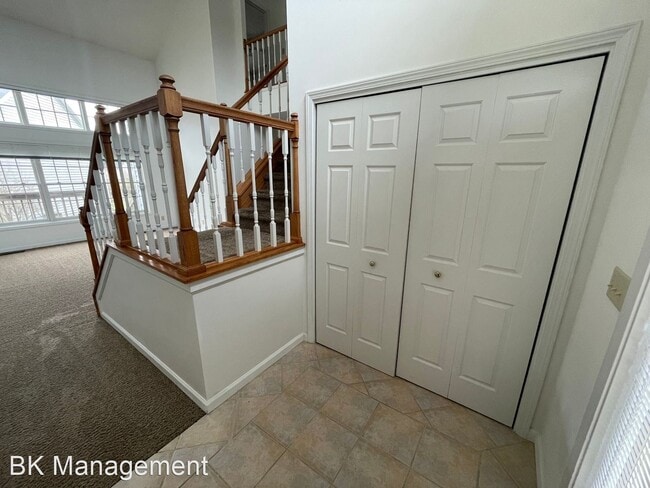 Building Photo - 3 br, 3.5 bath House - 301 E Pine Avenue
