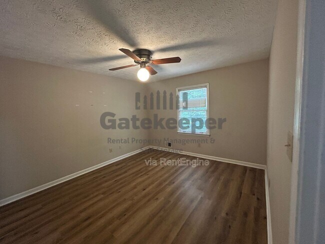 Building Photo - 505 Williamsburg Way