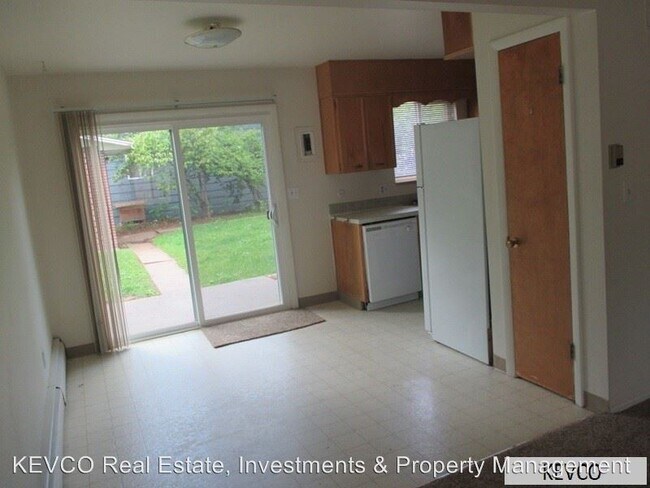 Building Photo - 1101 Ponderosa Dr