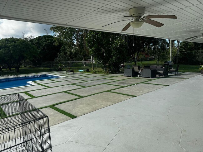 Foto del edificio - 18620 SW 244th St