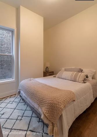 Bedroom 1- Queen - 6355 S Maryland Ave
