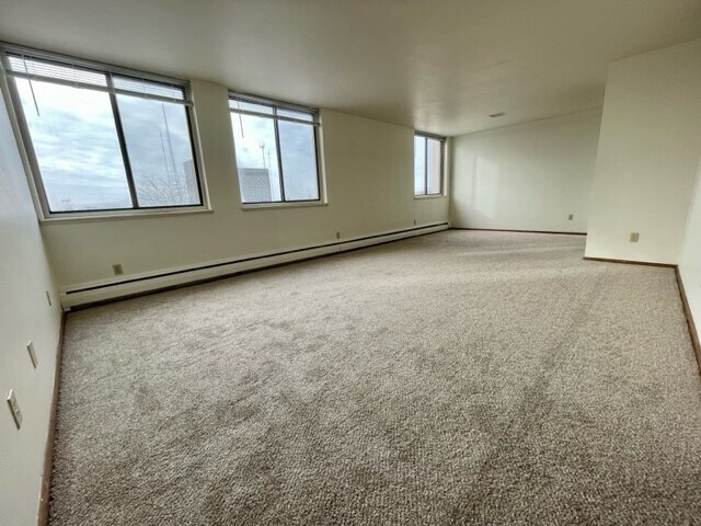 Foto del edificio - Shorewood East Apartments