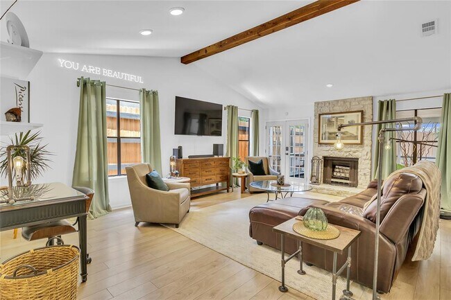 Foto del edificio - 9831 Briar Ridge Dr