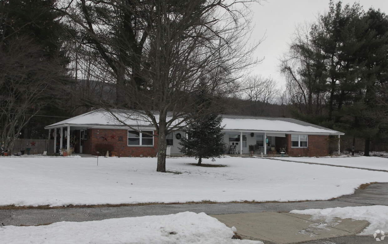 909 S Main St, Great Barrington, MA 01230 Apartments in Great