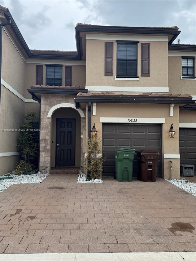 Primary Photo - 10825 W 33rd Way