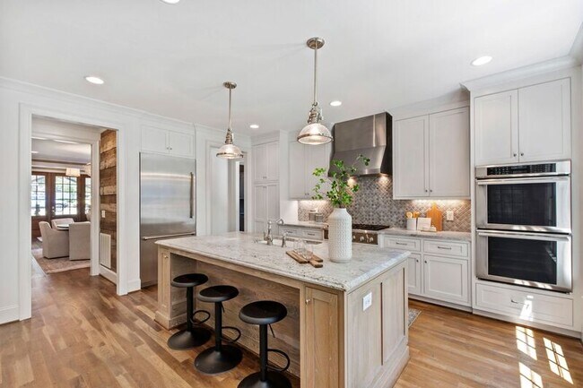 Foto del edificio - 523 Vick Ave