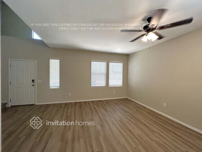 Building Photo - 7421 S 40th Ln