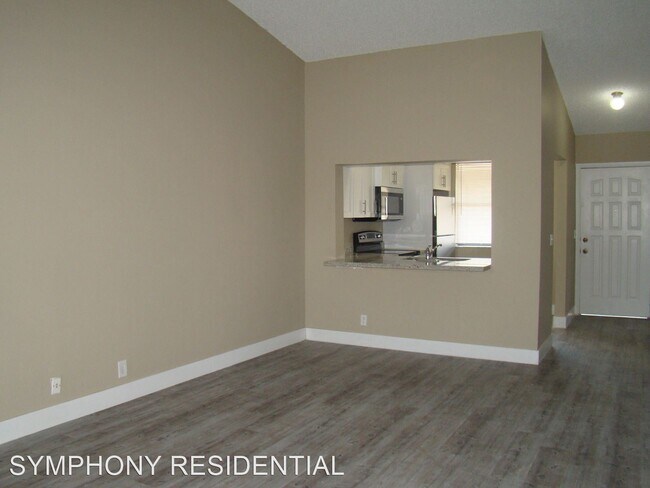 Foto del edificio - 11551-11585 NW 45th St