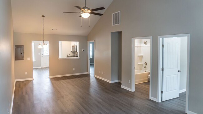 Foto del edificio - NOW LEASING! New Townhomes in Rincon!