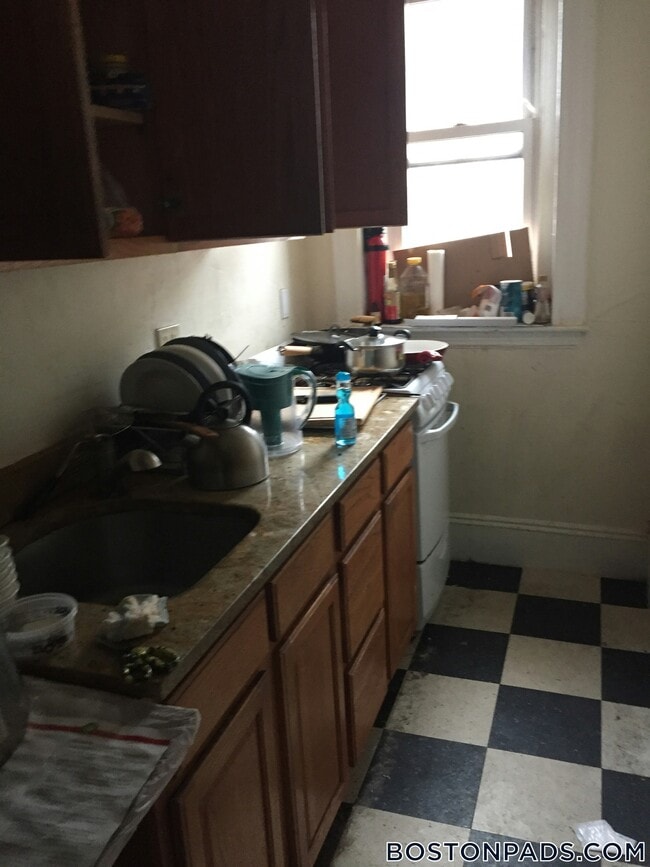 Building Photo - 204 Hemenway St