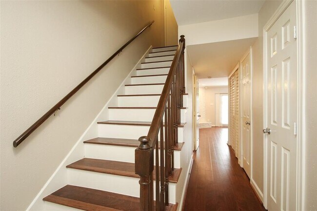 Foto del edificio - 9483 Fondren Rd