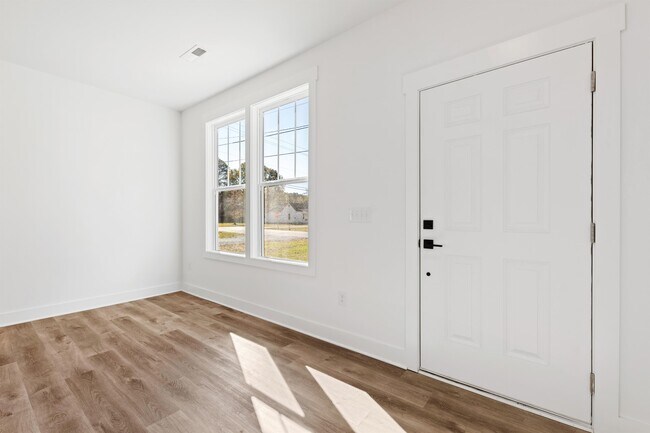 Building Photo - 821 Martin St