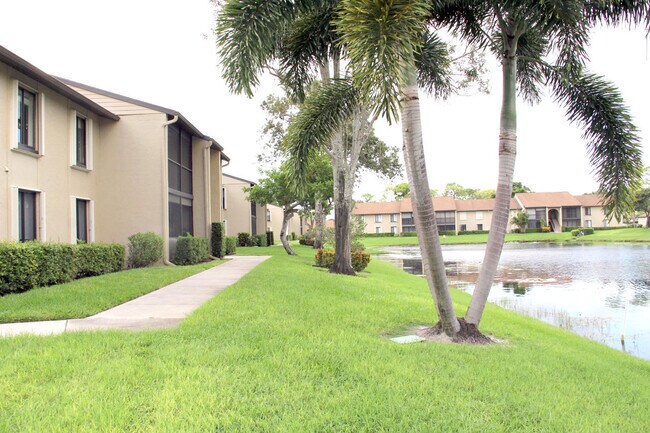 Foto del edificio - 723 Sunny Pine Way
