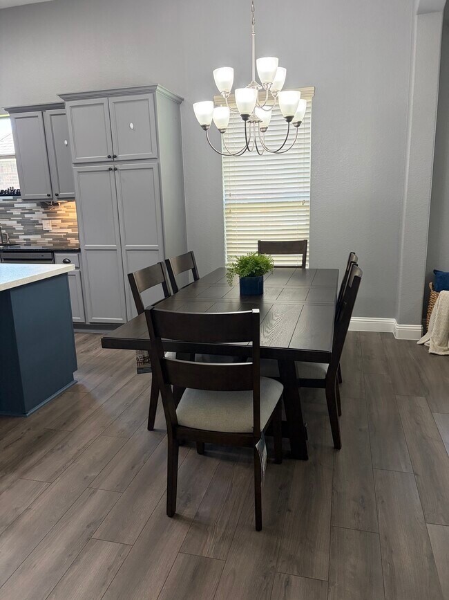 Foto del edificio - 503 Glenwood Ridge Dr