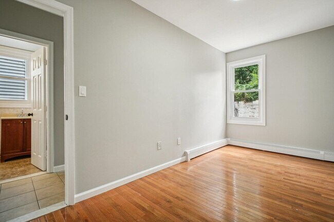Foto del edificio - 125 Kearney Ave