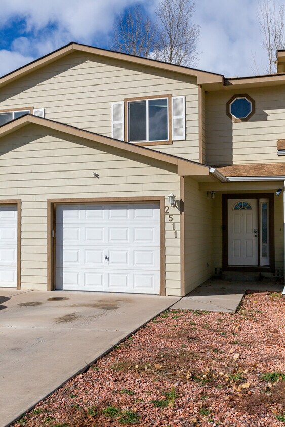 2511 Meadow Cir, Rifle, CO 81650 Townhome Rentals in Rifle CO