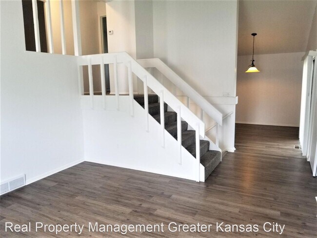 Building Photo - 3 br, 1.5 bath House - 8460 Lane Dr.