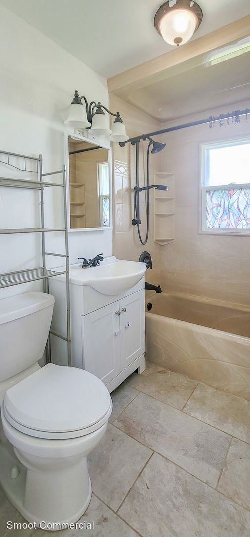 Foto del edificio - 3 br, 1 bath House - 165 E 400 N