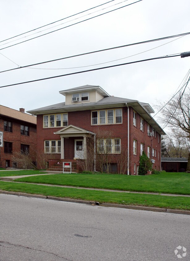 Building Photo - 706 Sackett Ave