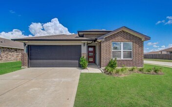 Building Photo - 14543 Rain Tree Dr