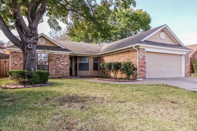 Building Photo - 7905 Lazy Brook Dr