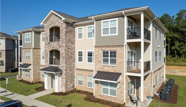 Building Photo - The Groves at 421