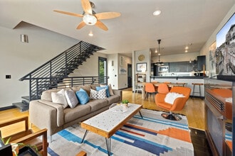 Building Photo - 299 E Noble Ln