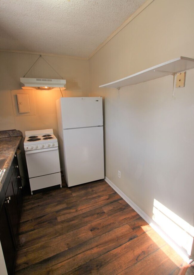 Foto del edificio - Coming Soon: 2 Bedroom, 1 Bath (Plus Bonus...
