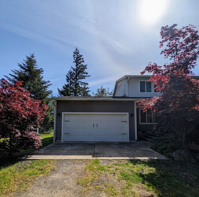 Building Photo - Large 4 Bedroom Home for rent in PO - Over Two Acres and Room to Roam!