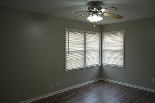 Building Photo - 4815 41st- preleasing for 5/15