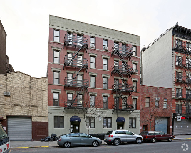 Building Photo - 438 E 13th St