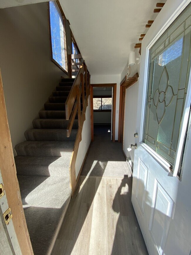 Foto del edificio - Private end unit 2 bedroom/1.75 bathrooms, pet friendly