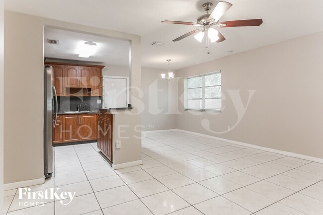 Foto del edificio - 6812 SW 22nd Ct