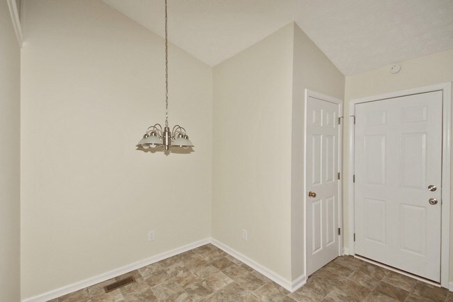 Foto del edificio - 5084 Holly Hock Dr