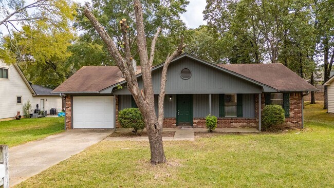 Building Photo - Updated House for Rent in Maumelle – Spaci...