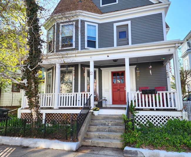 Classic Victorian, Quiet Neighbors - 26 Saxton St