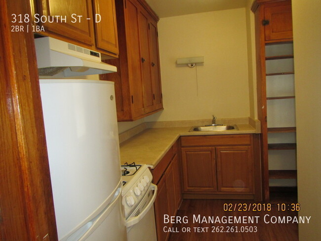 Foto del edificio - Charming Two Bedroom One Bath Downtown Wau...