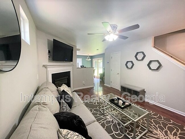 Foto del edificio - 238 Oak Grove Way