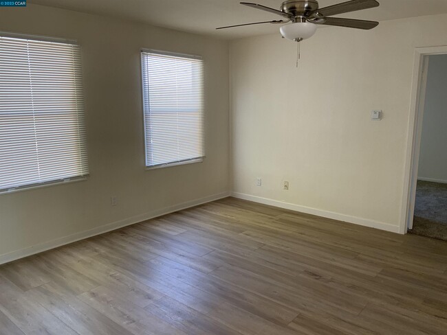 Building Photo - 700 La Paloma Rd